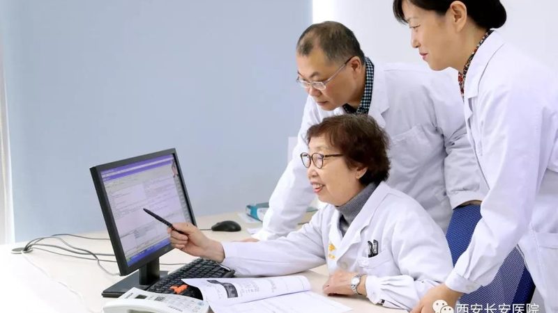 选择邮寄还是自取，主要取决于个人需求和实际情况。以下是一些建议：
